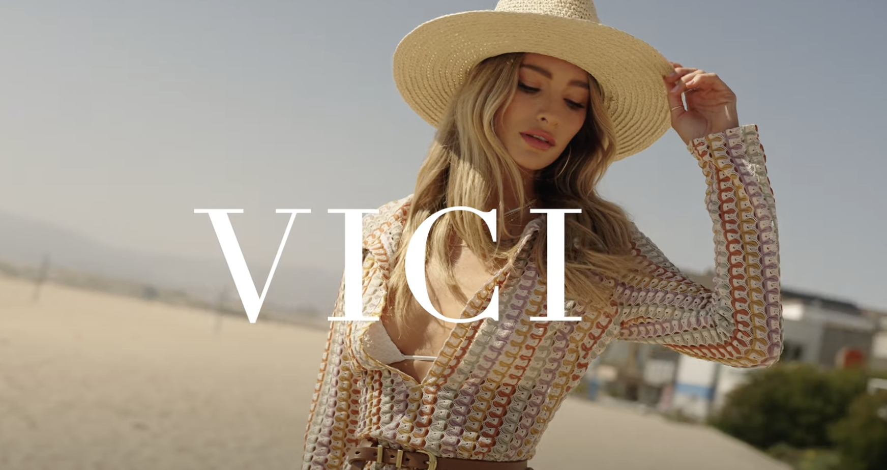 model-summer clothes-hat-vi...