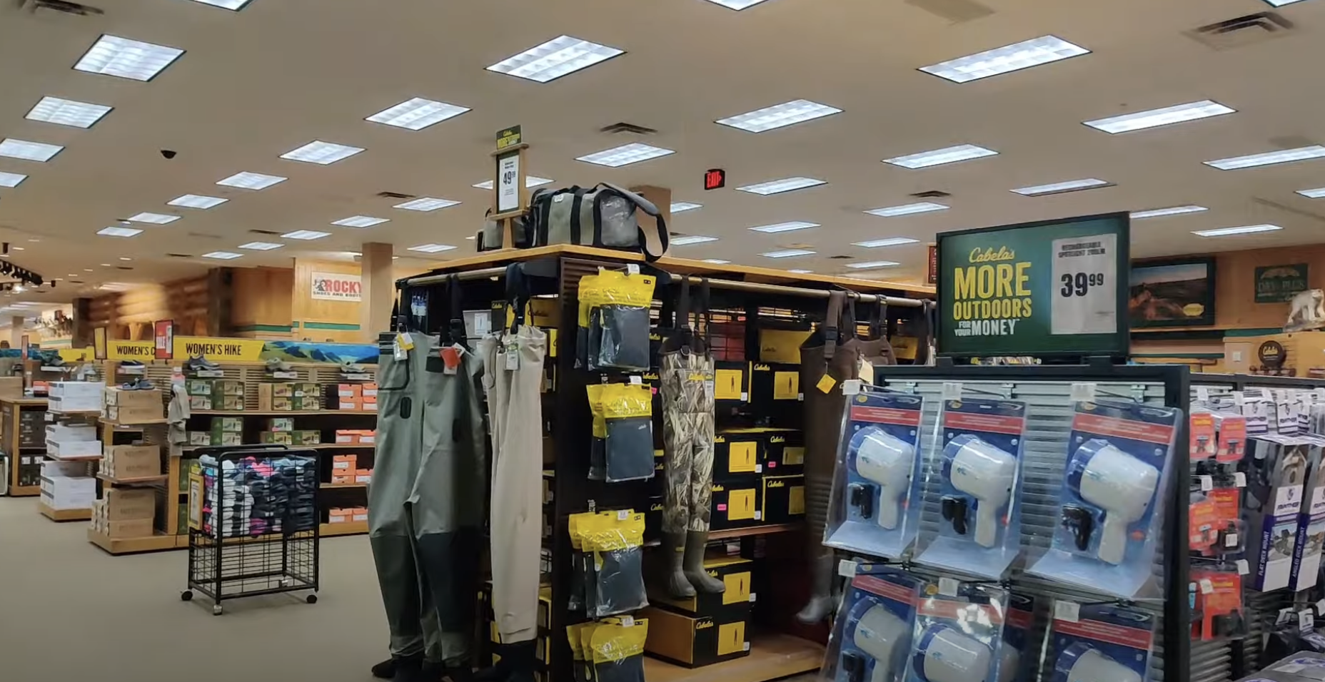 inside cabelas store-campin...